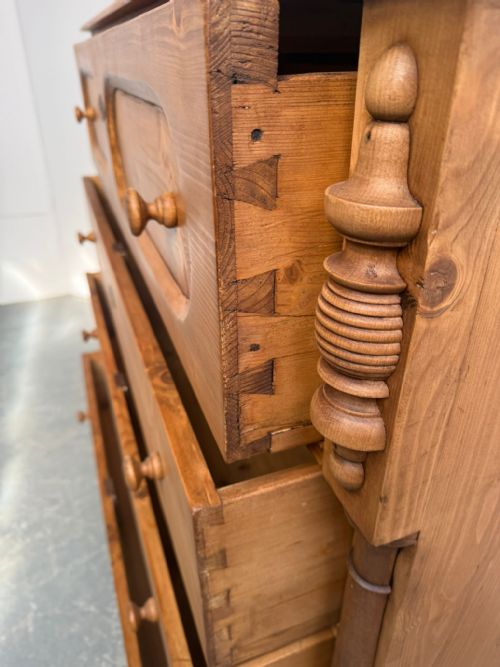 AN AMAZINGLY WAXED HUGE ANTIQUE VICTORIAN HUNGARIAN 4 DRAWER CHEST OF DRAWERS - ADDITIONAL PHOTO 11