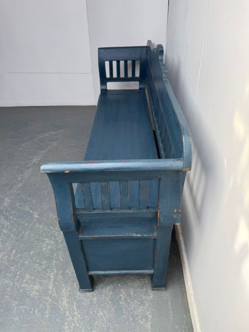 A LOVELY PAINTED BLUE ORIGINAL VICTORIAN PINE HUNGARIAN 3SEATER BOX SETTLE - ADDITIONAL PHOTO 1
