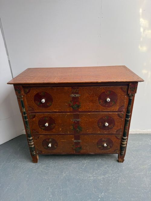 AN ORIGINALLY PAINTED ANTIQUE OLD PINE GENUINE HUNGARIAN CHEST OF DRAWERS - ADDITIONAL PHOTO 1