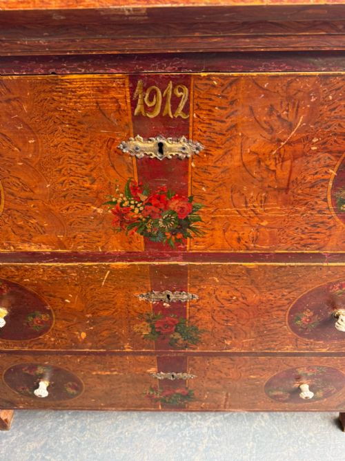 AN ORIGINALLY PAINTED ANTIQUE OLD PINE GENUINE HUNGARIAN CHEST OF DRAWERS - ADDITIONAL PHOTO 5