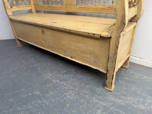 AN ORIGINAL PAINTED CREAM VICTORIAN PINE HUNGARIAN 3 SEATER BOX SETTLE - ADDITIONAL PHOTO 2