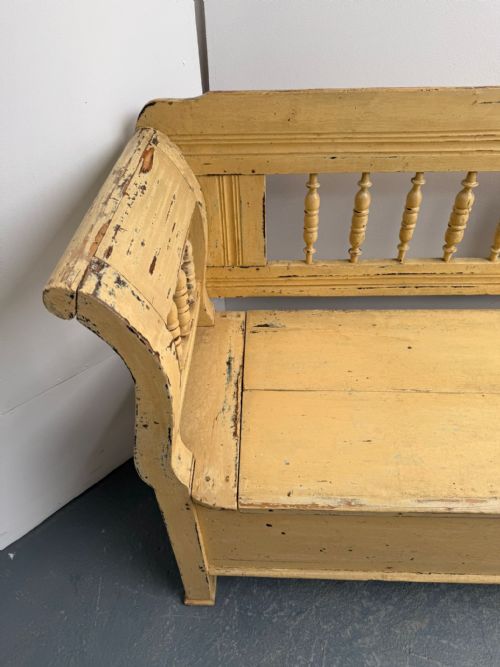 AN ORIGINAL PAINTED CREAM VICTORIAN PINE HUNGARIAN 3 SEATER BOX SETTLE - ADDITIONAL PHOTO 6