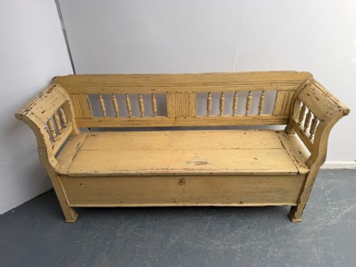 AN ORIGINAL PAINTED CREAM VICTORIAN PINE HUNGARIAN 3 SEATER BOX SETTLE - ADDITIONAL PHOTO 8
