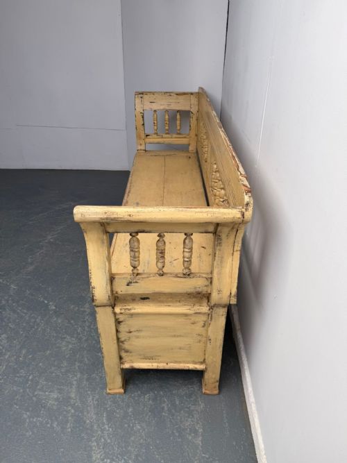 AN ORIGINAL PAINTED CREAM VICTORIAN PINE HUNGARIAN 3 SEATER BOX SETTLE - ADDITIONAL PHOTO 9