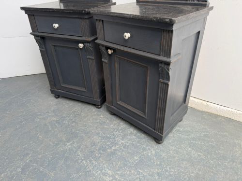 A LOVELY PAIR OF ORIGINAL HUNGARIAN ANTIQUE OAK PINE MARBLE BEDSIDE CABINETS - ADDITIONAL PHOTO 2