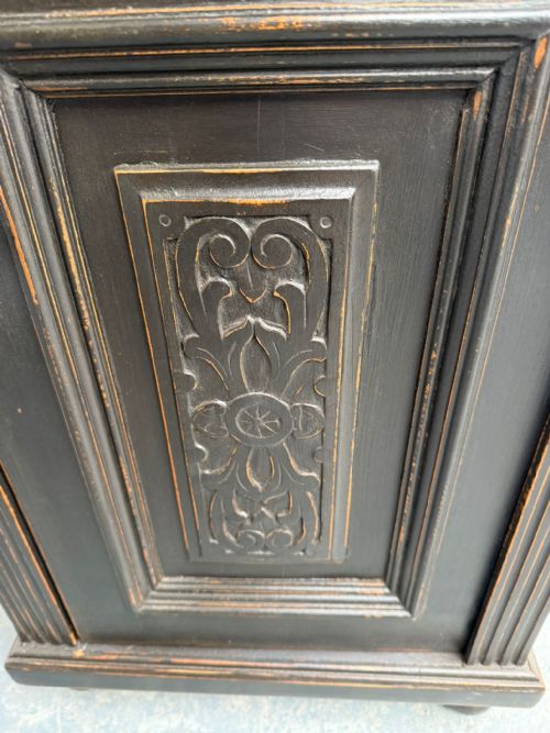 A BEAUTIFULLY PAINTED BLACK PINE OAK CARVED VICTORIAN BEDSIDE CABINET - ADDITIONAL PHOTO 5