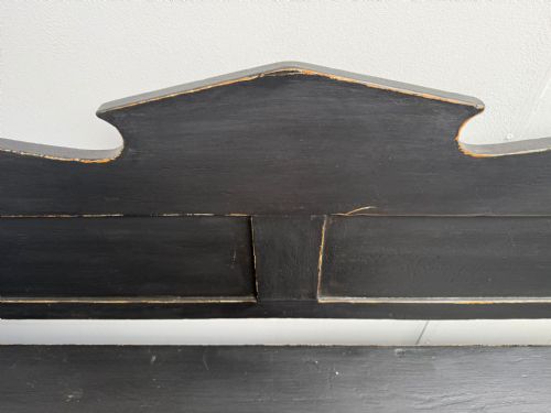 A GENUINE HUNGARIAN ANTIQUE OLD PINE PAINTED BLACK VICTORIAN 3 SEATER BENCH - ADDITIONAL PHOTO 5