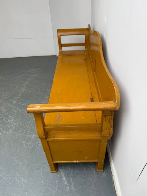 A LOVELY ORIGINALLY PAINTED HUNGARIAN ANTIQUE OLD PINE 3 SEATER VICTORIAN BENCH - ADDITIONAL PHOTO 5