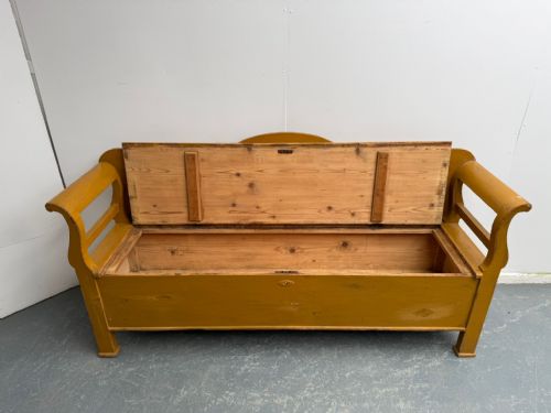 A LOVELY ORIGINALLY PAINTED HUNGARIAN ANTIQUE OLD PINE 3 SEATER VICTORIAN BENCH - ADDITIONAL PHOTO 7