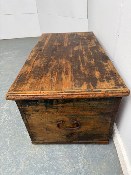 A REGENCY GENUINE HUNGARIAN PAINTED ANTIQUE OLD PINE SMALL BOX - ADDITIONAL PHOTO 2