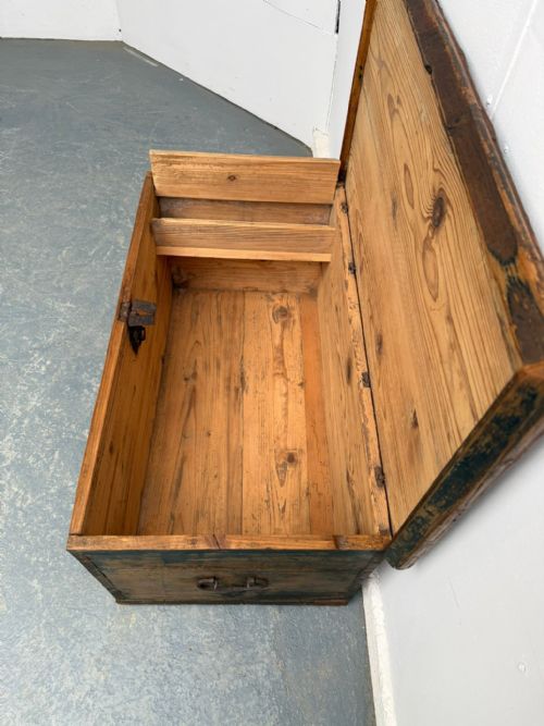 A REGENCY GENUINE HUNGARIAN PAINTED ANTIQUE OLD PINE SMALL BOX - ADDITIONAL PHOTO 9