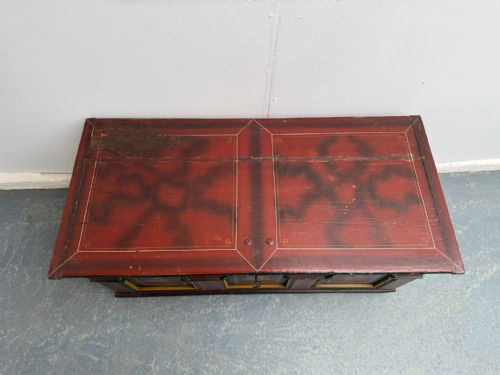 A LOVELY PAINTED ANTIQUE OLD PINE GENUINE HUNGARIAN LARGE BOX - ADDITIONAL PHOTO 3