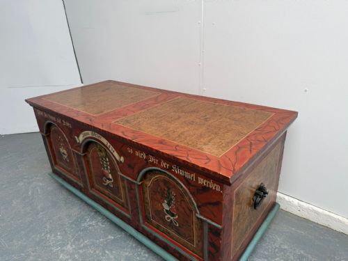 ORIGINALLY PAINTED ANTIQUE OLD PINE GENUINE HUNGARIAN LARGE BOX - ADDITIONAL PHOTO 3