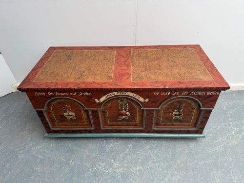 ORIGINALLY PAINTED ANTIQUE OLD PINE GENUINE HUNGARIAN LARGE BOX - ADDITIONAL PHOTO 1