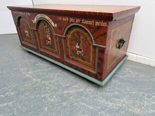 ORIGINALLY PAINTED ANTIQUE OLD PINE GENUINE HUNGARIAN LARGE BOX - ADDITIONAL PHOTO 2