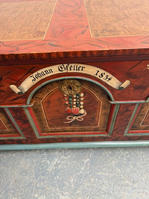ORIGINALLY PAINTED ANTIQUE OLD PINE GENUINE HUNGARIAN LARGE BOX - ADDITIONAL PHOTO 4