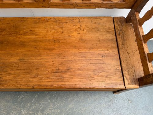 A GEORGIAN HUNGARIAN ANTIQUE OLD PINE WAXED 3 SEATER BOX SETTLE - ADDITIONAL PHOTO 10
