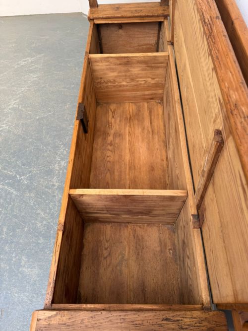 A GEORGIAN HUNGARIAN ANTIQUE OLD PINE WAXED 3 SEATER BOX SETTLE - ADDITIONAL PHOTO 11