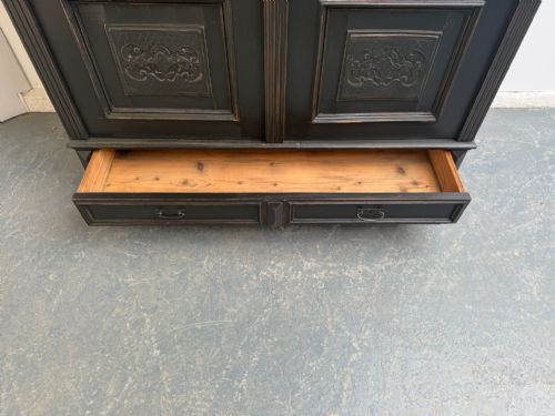 A GENUINE HUNGARIAN 1 PIECE PAINTED BLACK PINE OAK HALL WARDROBE - ADDITIONAL PHOTO 9
