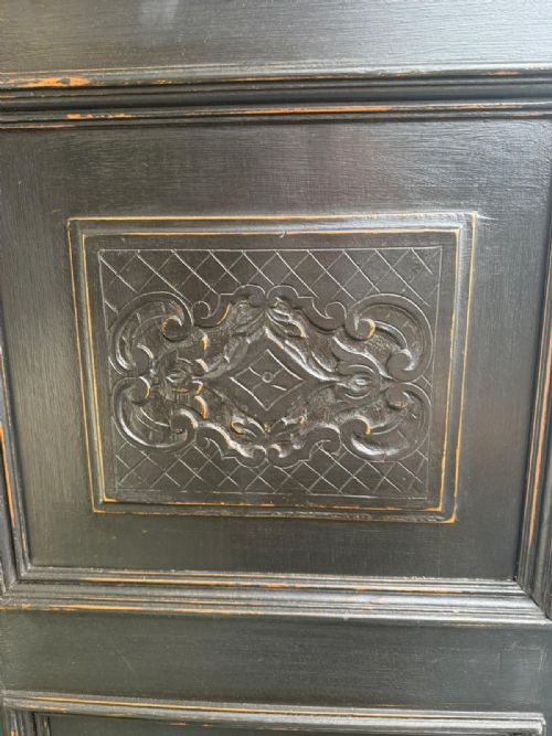 A BEAUTIFUL HUNGARIAN 1 PIECE PAINTED BLACK PINE OAK HALL WARDROBE - ADDITIONAL PHOTO 3