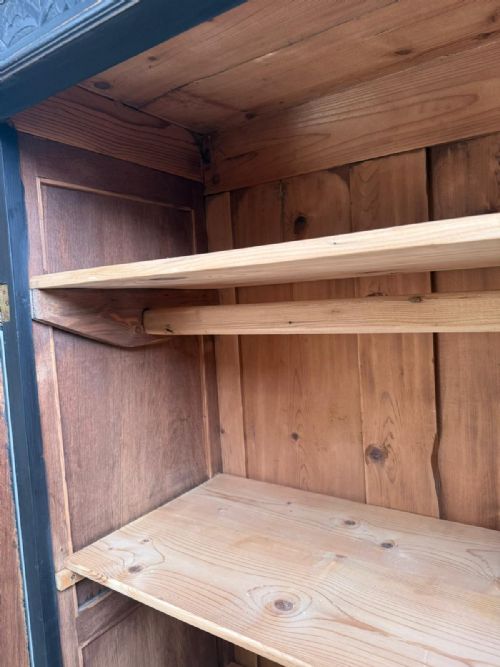 A BEAUTIFUL HUNGARIAN 1 PIECE PAINTED BLACK PINE OAK HALL WARDROBE - ADDITIONAL PHOTO 7