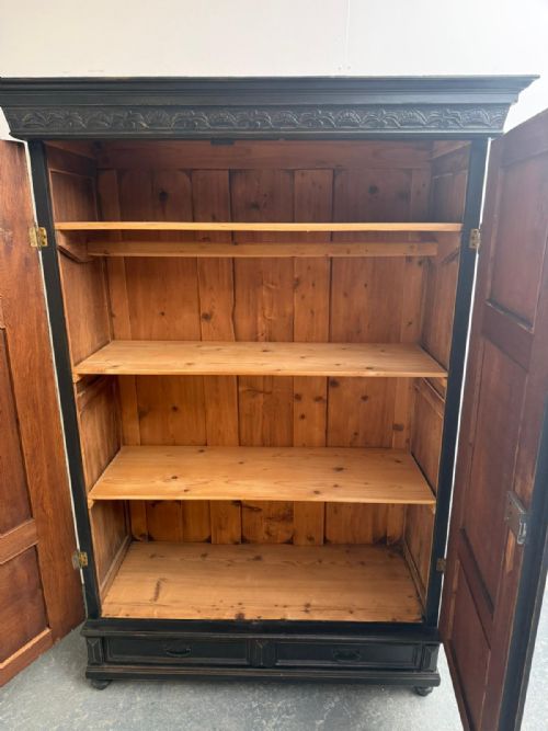 A BEAUTIFUL HUNGARIAN 1 PIECE PAINTED BLACK PINE OAK HALL WARDROBE - ADDITIONAL PHOTO 8
