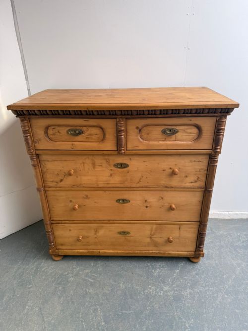 A HUGE ANTIQUE OLD PINE GENUINE VICTORIAN HUNGARIAN 5 DRAWER CHEST OF DRAWERS - ADDITIONAL PHOTO 2