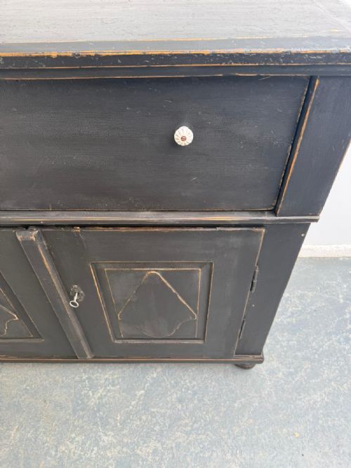 A GENUINE HUNGARIAN 2 DOOR PAINTED BLACK VICTORIAN DRESSER BASE - ADDITIONAL PHOTO 5