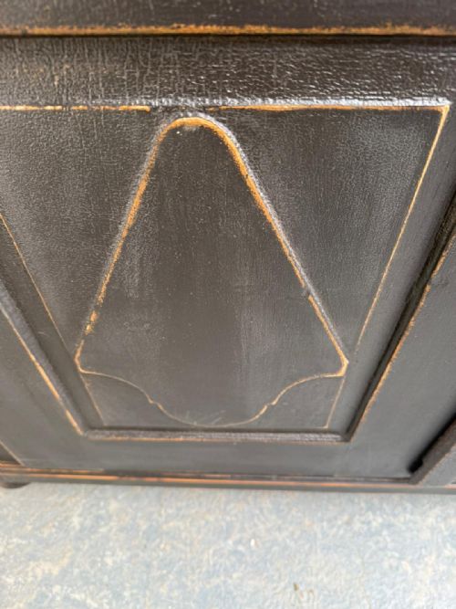 A GENUINE HUNGARIAN 2 DOOR PAINTED BLACK VICTORIAN DRESSER BASE - ADDITIONAL PHOTO 8