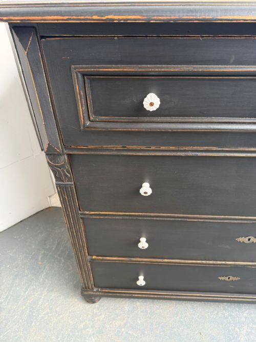 A MINT CLEAN ANTIQUE PINE HUNGARIAN VICTORIAN PAINTED BLACK CHEST OF DRAWERS - ADDITIONAL PHOTO 10