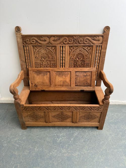 THE VERY BEST STRIPPED GOLDEN OAK 1920S CARVED 2 SEATER HALL BOX SETTLE - ADDITIONAL PHOTO 2