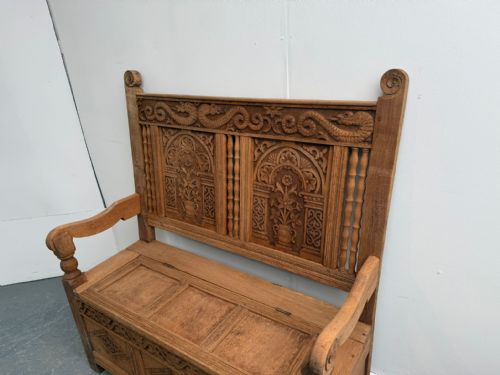 THE VERY BEST STRIPPED GOLDEN OAK 1920S CARVED 2 SEATER HALL BOX SETTLE - ADDITIONAL PHOTO 3