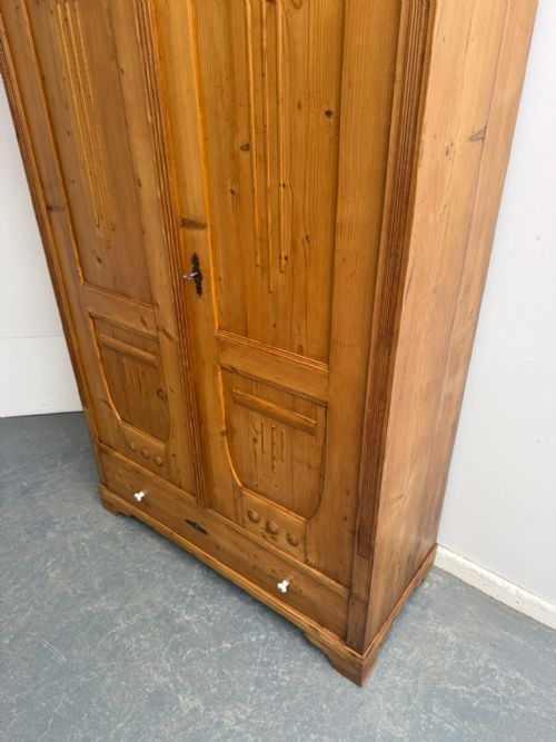 A LOVELY WAXED GENUINE HUNGARIAN VICTORIAN 1 PIECE 2 DOOR HALL WARDROBE - ADDITIONAL PHOTO 4