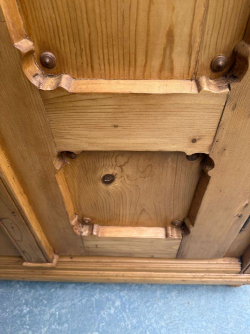 A SUPERB WAXED GENUINE HUNGARIAN GEORGIAN 1 PIECE 2 DOOR HALL WARDROBE - ADDITIONAL PHOTO 8