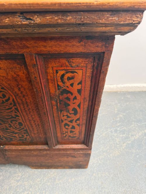 A GENUINE HUNGARIAN REGENCY MASSIVE ORIGINALLY PAINTED COFFER BOX - ADDITIONAL PHOTO 6