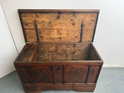 A GENUINE HUNGARIAN REGENCY MASSIVE ORIGINALLY PAINTED COFFER BOX - ADDITIONAL PHOTO 9