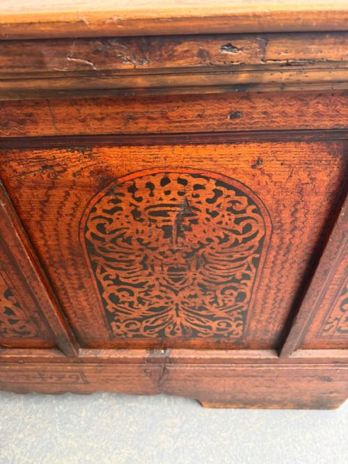 A GENUINE HUNGARIAN REGENCY MASSIVE ORIGINALLY PAINTED COFFER BOX - ADDITIONAL PHOTO 10