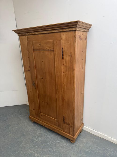 AN ANTIQUE OLD PINE GENUINE HUNGARIAN WAXED GEORGIAN SHALLOW HALL WARDROBE