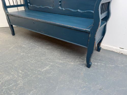 AN EARLY GEORGIAN ORIGINAL HUNGARIAN PAINTED BLUE ANTIQUE PINE 3 SEATER BENCH - ADDITIONAL PHOTO 2