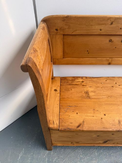 A LOVELY ORIGINAL HUNGARIAN ANTIQUE OLD PINE WAXED GEORGIAN 3 SEATER BENCH - ADDITIONAL PHOTO 6