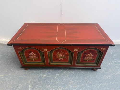 A PRETTY PAINTED ANTIQUE OLD PINE GENUINE HUNGARIAN SMALL BOX - ADDITIONAL PHOTO 2