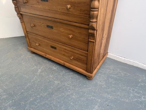 AN EARLY VICTORIAN ANTIQUE OLD PINE HUNGARIAN WAXED 3 DRAWER CHEST OF DRAWERS - ADDITIONAL PHOTO 1