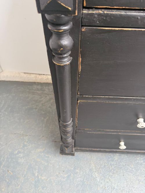 A MINT CLEAN PAINTED BLACK ORIGINAL HUNGARIAN 4DRAWER VICTORIAN CHEST OF DRAWERS - ADDITIONAL PHOTO 3