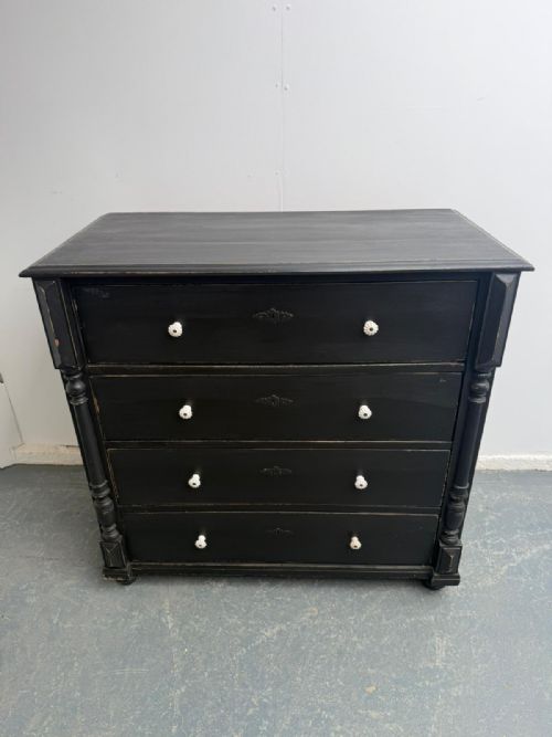 A MINT CLEAN PAINTED BLACK ORIGINAL HUNGARIAN 4DRAWER VICTORIAN CHEST OF DRAWERS - ADDITIONAL PHOTO 7