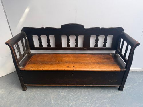 A GEORGIAN ORIGINAL HUNGARIAN PAINTED BLACK ANTIQUE PINE 3 SEATER BENCH - ADDITIONAL PHOTO 5