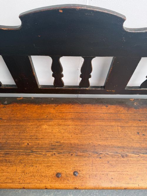 A GEORGIAN ORIGINAL HUNGARIAN PAINTED BLACK ANTIQUE PINE 3 SEATER BENCH - ADDITIONAL PHOTO 7