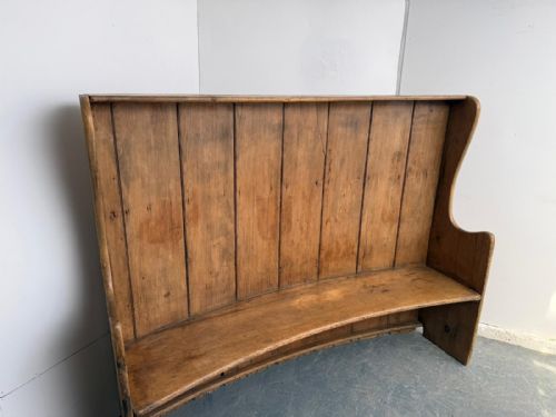 A SUPERB ORIGINAL EARLY VICTORIAN ANTIQUE PINE WAXED BARREL 3 SEATER SETTLE - ADDITIONAL PHOTO 2
