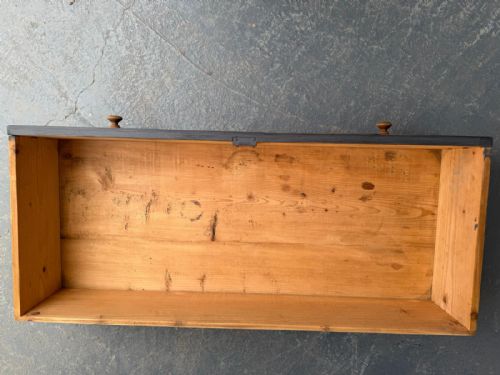 A LOVELY PAINTED MID GREY ORIGINAL HUNGARIAN 4 DRAWER VICTORIAN CHEST OF DRAWERS - ADDITIONAL PHOTO 9