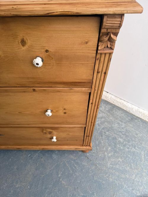 A BEAUTIFUL VICTORIAN ANTIQUE PINE HUNGARIAN WAXED 3 DRAWER CHEST OF DRAWERS - ADDITIONAL PHOTO 7