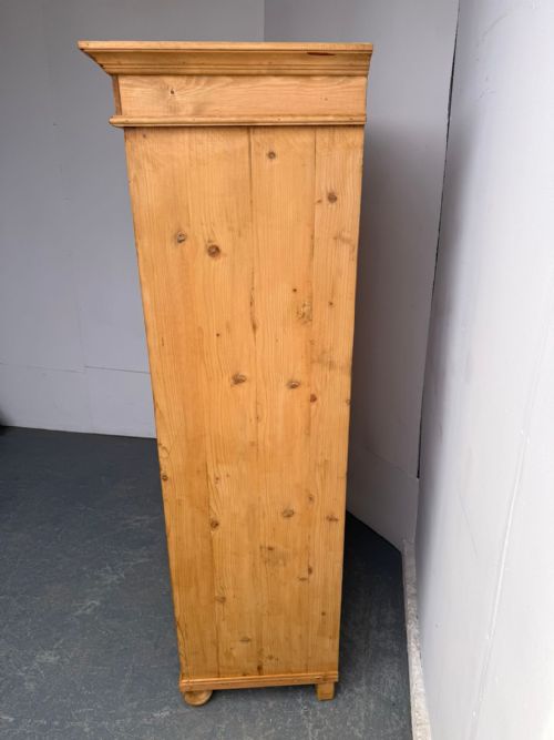 A VICTORIAN ANTIQUEOLD PINE 2 DOOR WAXED GLAZED DISPLAY CABINET - ADDITIONAL PHOTO 4